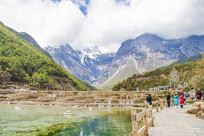 �������¹Ȱ�ˮ��������ѩɽ