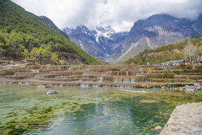 �������¹Ȱ�ˮ̨����ѩɽ