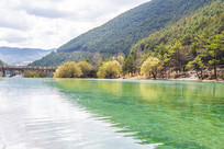 ����ѩɽ���¹Ȱ�ˮ�Ӱ�ˮ��