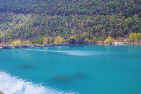 ����ѩɽ���¹���Һ����ɽ��