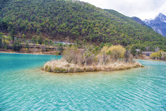 ����ѩɽ���¹���Һ����С��