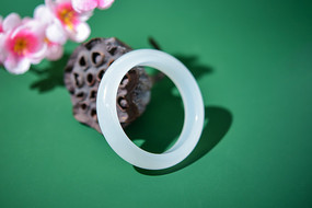 ���Ͱ���ʯ������