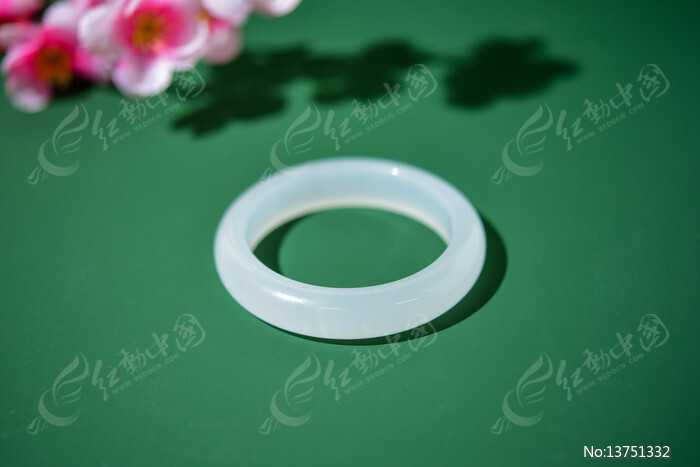 ���Ͱ���ʯ������ͼƬ