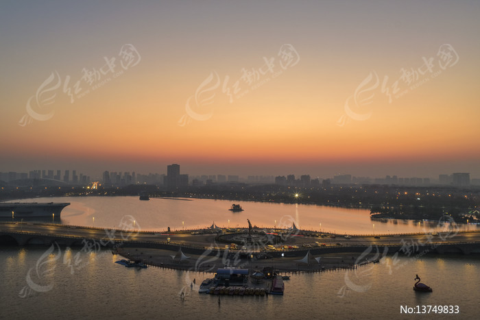 ���г��غ��Ϸ��ͼƬ