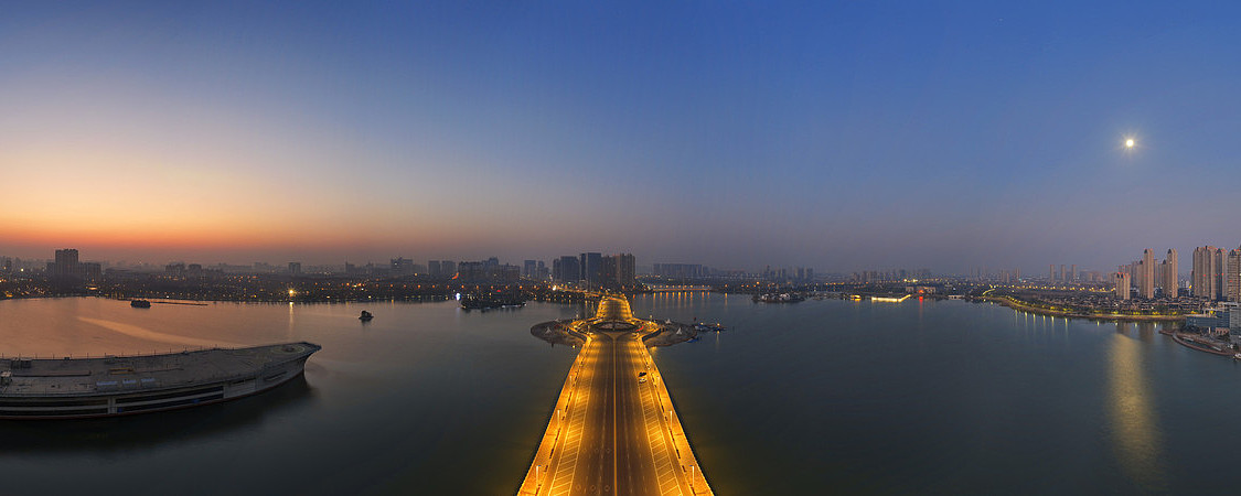 ������ҹ�µĳ�������ҹ��