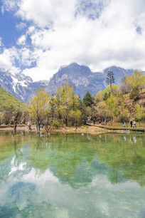 ���¹Ⱦ�̶����ѩɽ���Ӷ���