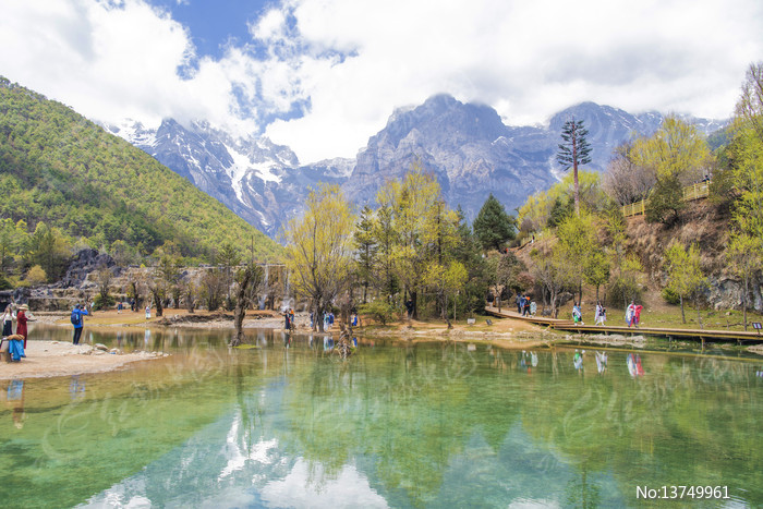 ���¹Ⱦ�̶����ѩɽ���Ӷ���ͼƬ