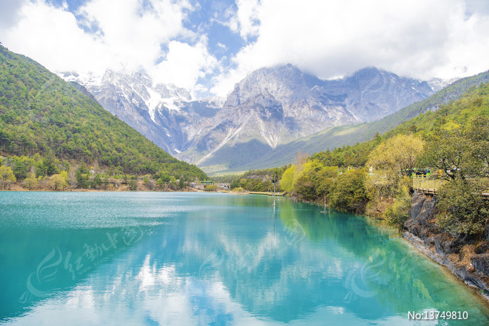 ���¹���Һ������ѩɽ��ɽ��ͼƬ