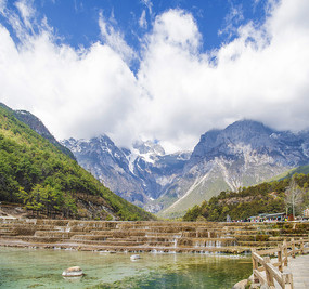 �������¹Ȱ�ˮ�Ӻ�����ѩɽ