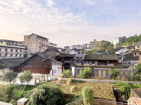 �Ĵ���Ϫ��ʷ����Ԫ�����ƹ�