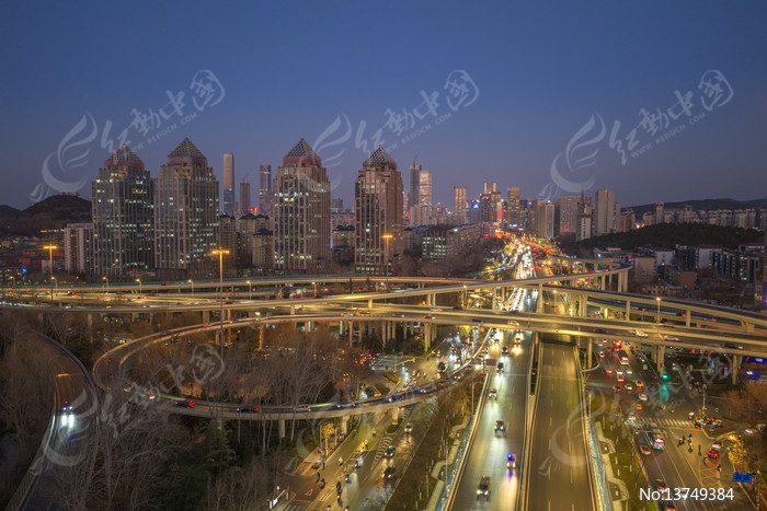 �ִ����н�ͨ��Ŧҹ��ͼƬ