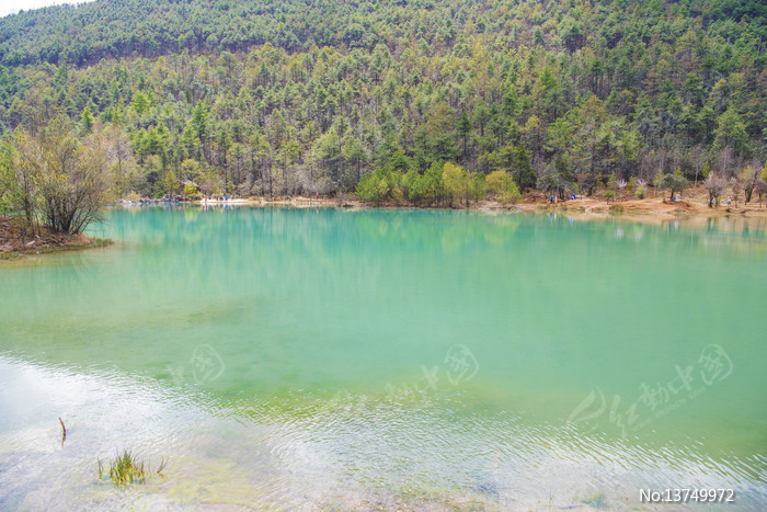 ����ѩɽ���¹Ⱦ�̶����ɽ��ͼƬ