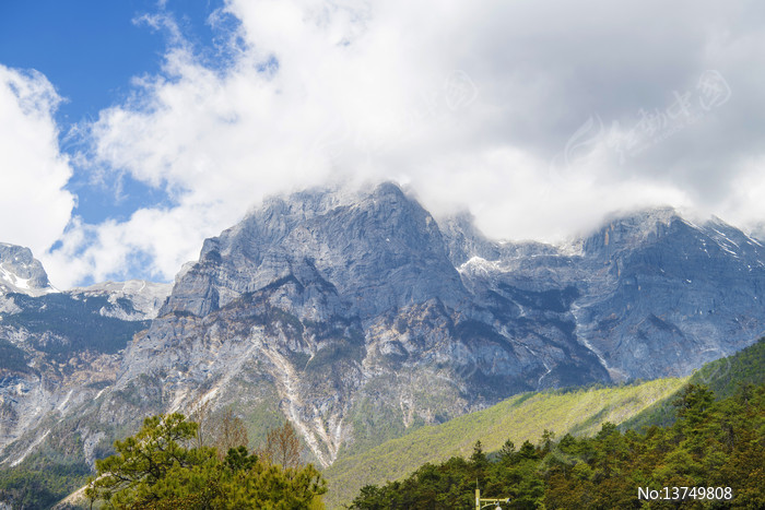����ѩɽ���Ӷ�ɽ�����ɽ��ͼƬ